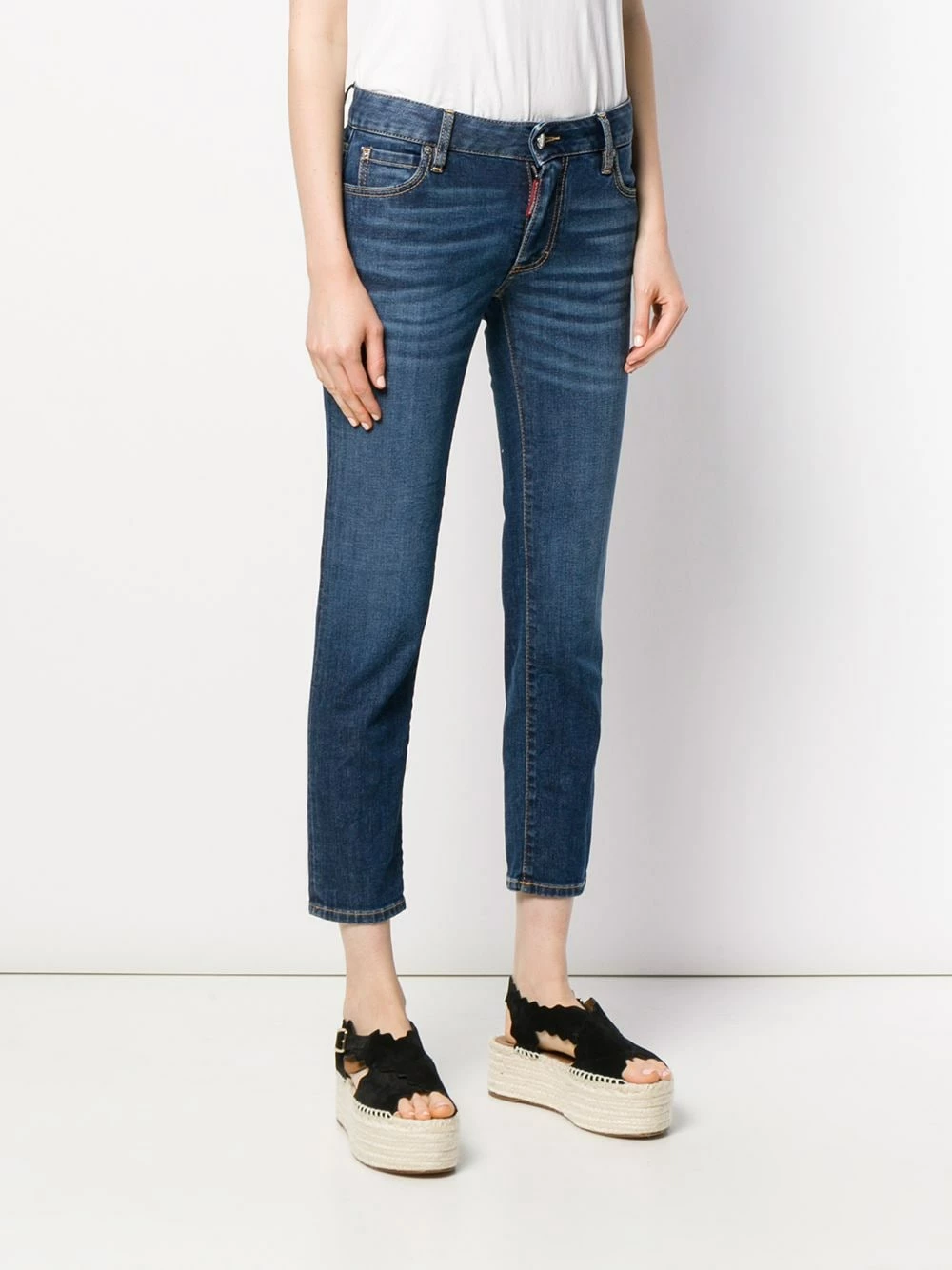 Prix Dynamité Dsquared2 Jean à logo appliqué jeans courts femme 5 Dsquared2 jean à logo appliqué