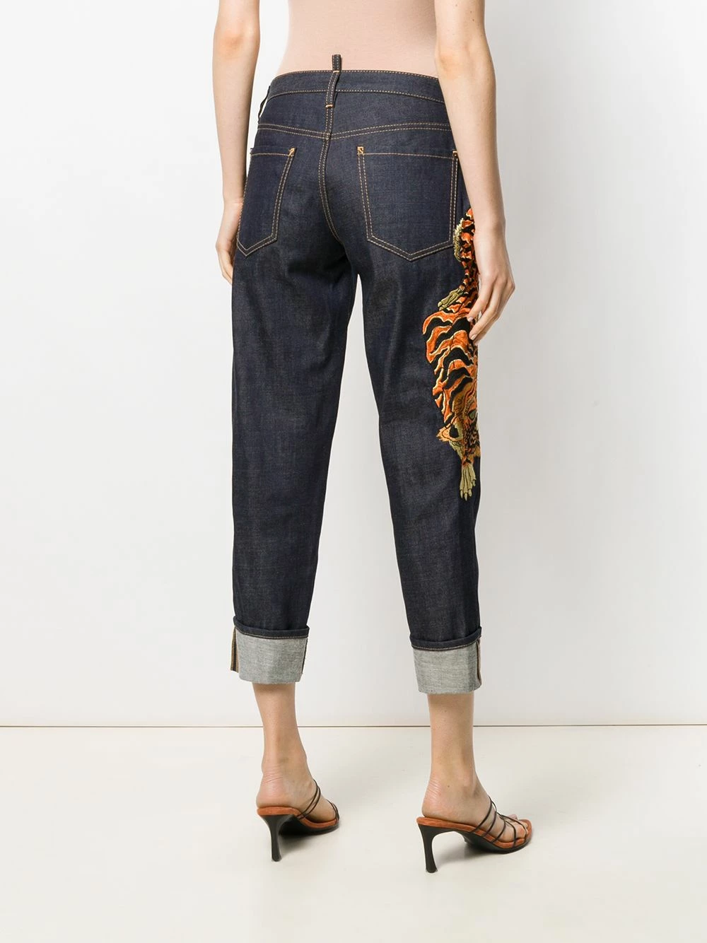 Dsquared2 Jean crop à broderies Prix Légers jeans courts femme 6 Dsquared2 jean crop à broderies