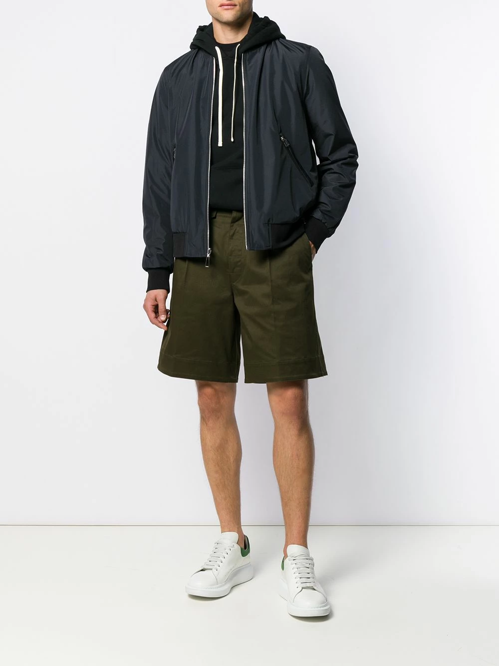 Première Qualité Dsquared2 Short évasé à pinces bermudas homme 4 Dsquared2 short évasé à pinces