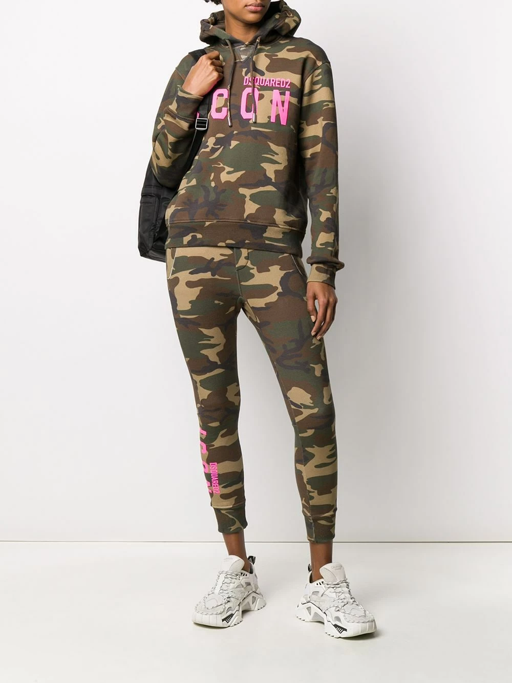 Dsquared2 Prix Sacrifiés Pantalon de jogging à motif camouflage pantalons de survêtement femme 4 Dsquared2 pantalon de jogging à motif camouflage