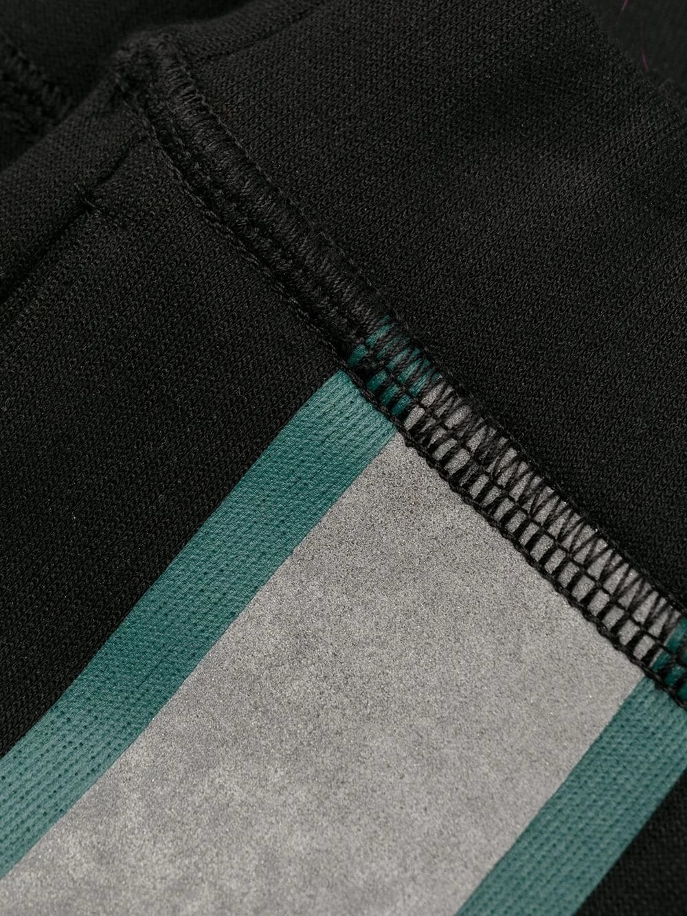 Dsquared2 Rabais Pantalon de jogging à empiècements contrastants pantalons de survêtement homme 9 Dsquared2 pantalon de jogging à empiècements contrastants