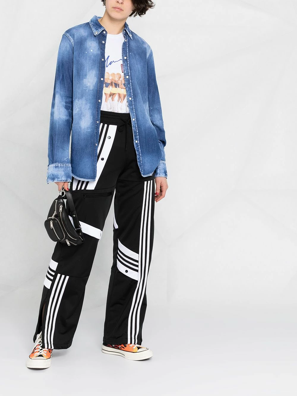 Prix Sacrifiés Dsquared2 Chemise en jean à effet usé chemises femme 4 Dsquared2 chemise en jean à effet usé