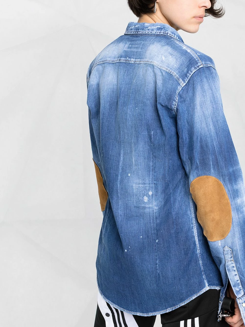 Prix Sacrifiés Dsquared2 Chemise en jean à effet usé chemises femme 5 Dsquared2 chemise en jean à effet usé