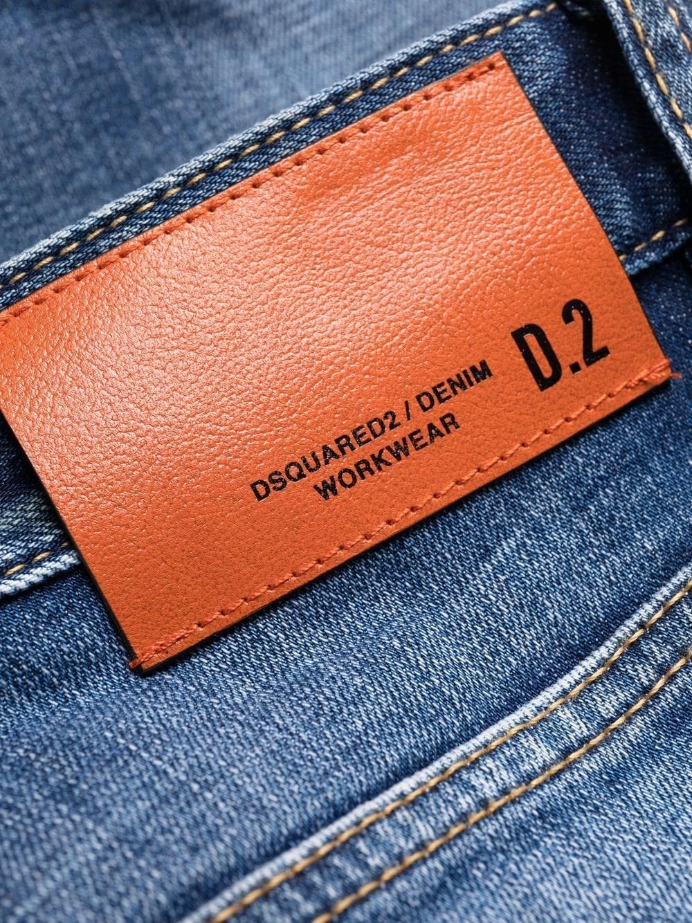 Bon Rapport Coût-Efficacité Dsquared2 Jean court à détails de patchs jeans courts homme 9 Dsquared2 jean court à détails de patchs