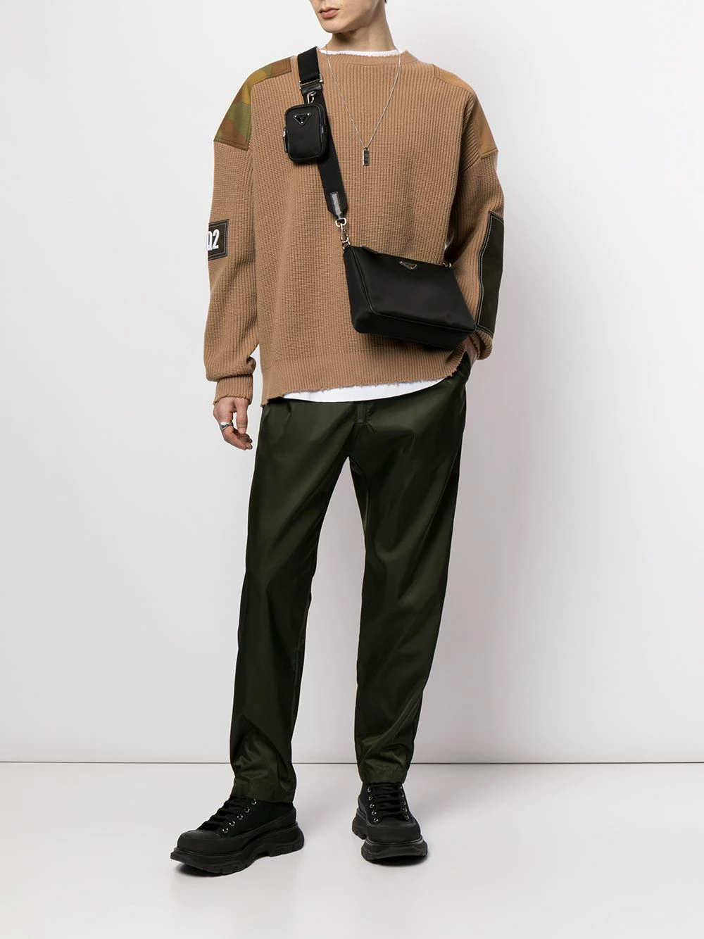 Dsquared2 Pull à détail de patch Rabais pulls homme 4 Dsquared2 pull à détail de patch