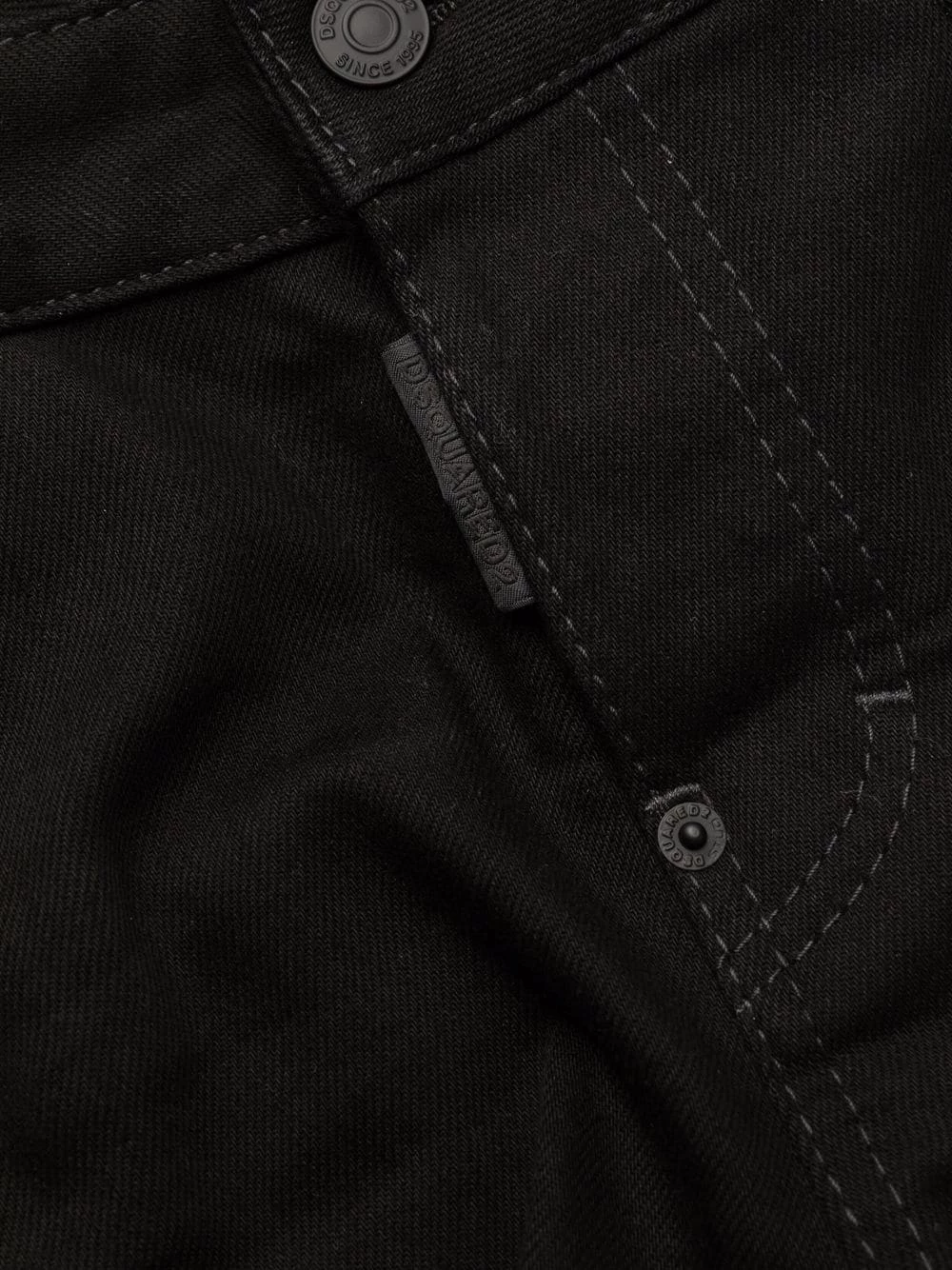 Dsquared2 En promotion Jean Forever Graffiti court jeans courts femme 10 Dsquared2 jean Forever Graffiti court