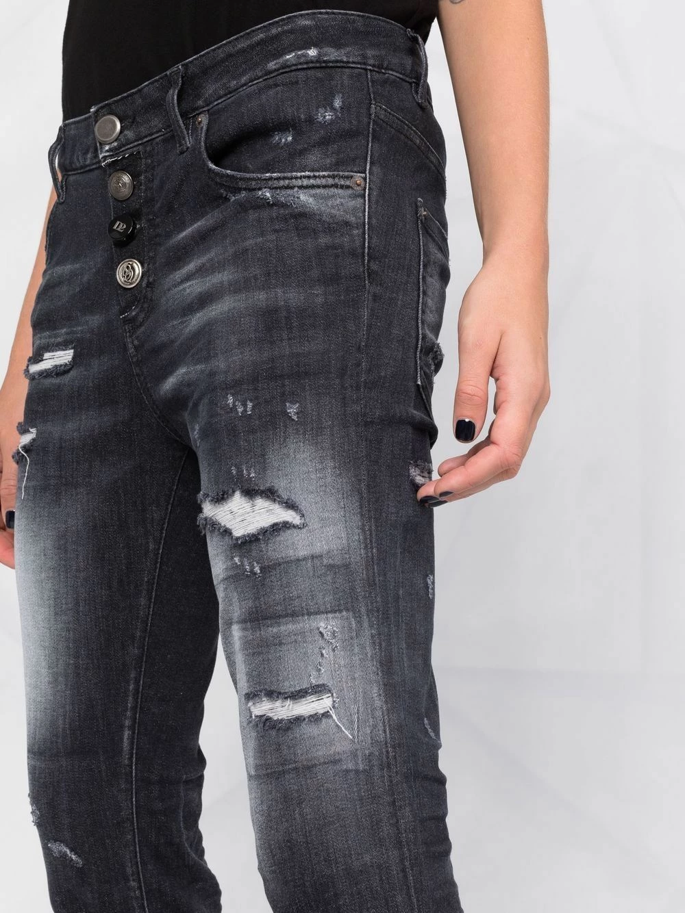 Dsquared2 Jean court à effet usé Prix Accessible jeans courts femme 5 Dsquared2 jean court à effet usé